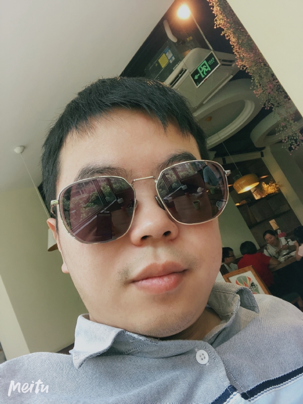 月台等路人的第一张照片--上杭征婚网