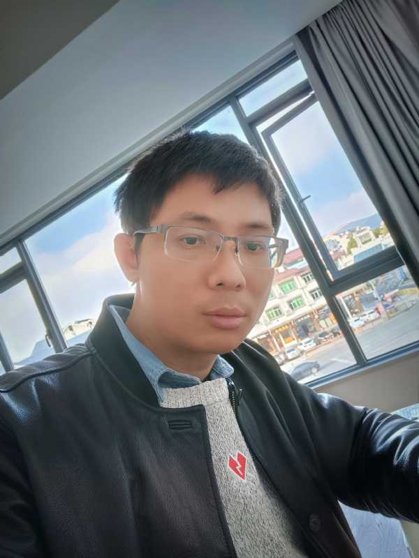 也许只是缺少一个拥抱的第二张照片--上杭征婚网
